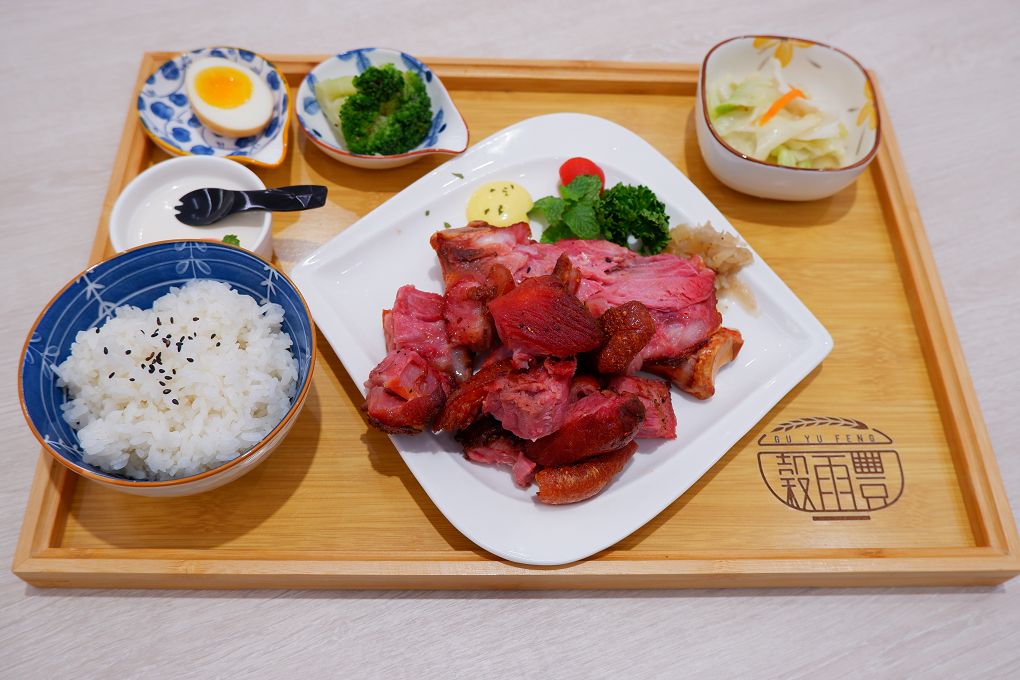 【林口中式簡餐推薦】穀雨豐  將排餐、西餐融入了台灣的飲食文化中，創造出屬於台灣人的台式的洋食料理餐廳！ @貝大小姐的多元心宇宙