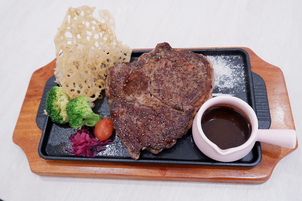 【林口中式簡餐推薦】穀雨豐  將排餐、西餐融入了台灣的飲食文化中，創造出屬於台灣人的台式的洋食料理餐廳！ @貝大小姐的多元心宇宙