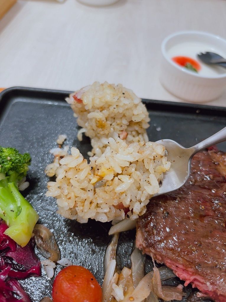 【林口中式簡餐推薦】穀雨豐  將排餐、西餐融入了台灣的飲食文化中，創造出屬於台灣人的台式的洋食料理餐廳！ @貝大小姐的多元心宇宙
