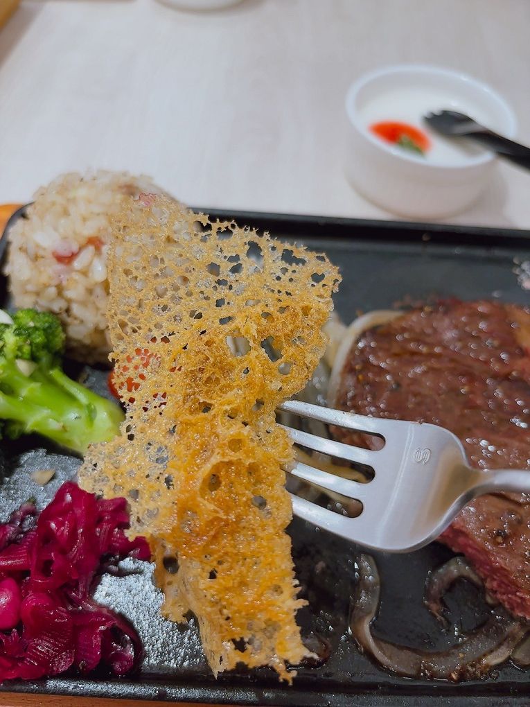 【林口中式簡餐推薦】穀雨豐  將排餐、西餐融入了台灣的飲食文化中，創造出屬於台灣人的台式的洋食料理餐廳！ @貝大小姐的多元心宇宙