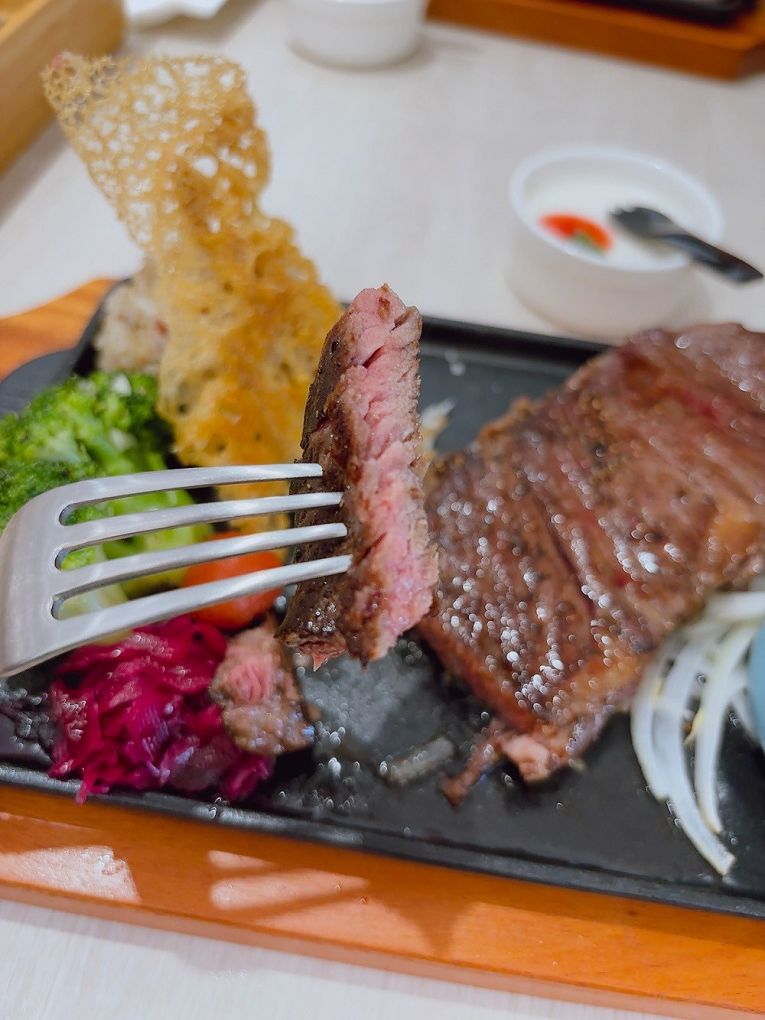 【林口中式簡餐推薦】穀雨豐  將排餐、西餐融入了台灣的飲食文化中，創造出屬於台灣人的台式的洋食料理餐廳！ @貝大小姐的多元心宇宙
