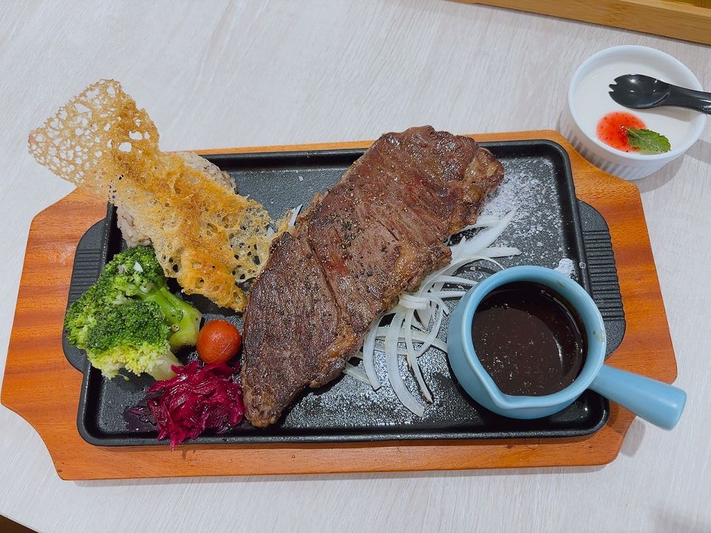 【林口中式簡餐推薦】穀雨豐  將排餐、西餐融入了台灣的飲食文化中，創造出屬於台灣人的台式的洋食料理餐廳！ @貝大小姐的多元心宇宙