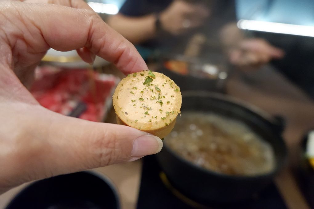 【蘆竹火鍋/鍋物 聚餐餐廳】金蒔鍋物 桃園大竹總店 肉品、食材、湯頭都非常有水準，還有自助吧吃到飽，CP超高，快帶著家人朋友一起來金蒔，度過美好金時！ @貝大小姐的多元心宇宙