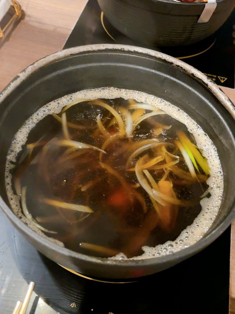 【蘆竹火鍋/鍋物 聚餐餐廳】金蒔鍋物 桃園大竹總店 肉品、食材、湯頭都非常有水準，還有自助吧吃到飽，CP超高，快帶著家人朋友一起來金蒔，度過美好金時！ @貝大小姐的多元心宇宙