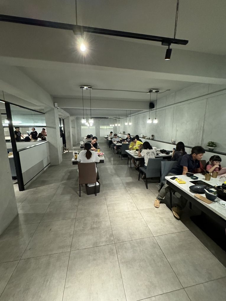 【蘆竹火鍋/鍋物 聚餐餐廳】金蒔鍋物 桃園大竹總店 肉品、食材、湯頭都非常有水準，還有自助吧吃到飽，CP超高，快帶著家人朋友一起來金蒔，度過美好金時！ @貝大小姐的多元心宇宙
