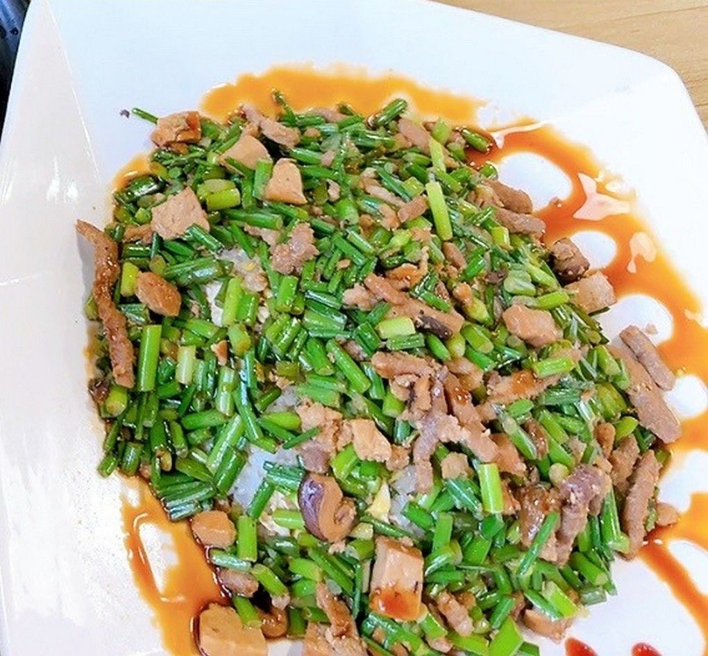 【中原大學 中壢牛肉麵推薦】鍾小勤麵食館  有著各式美味的餐點，同時還提供了免費的紅茶及豆花，這麼佛心的店值得帶著家人、好友一起品嚐！ @貝大小姐的多元心宇宙