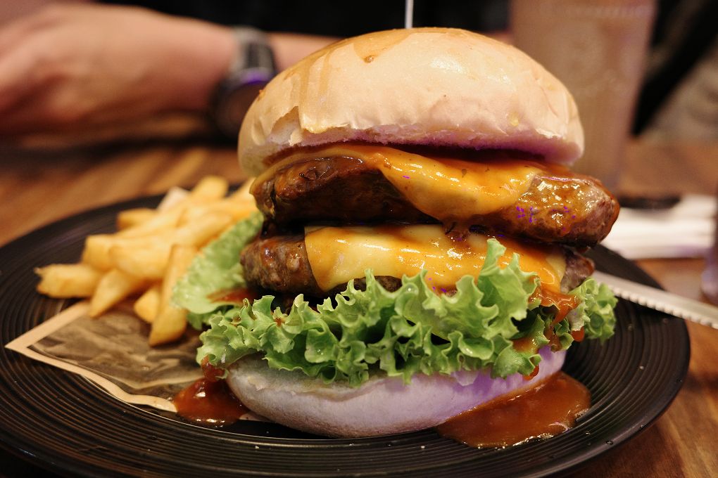 【台北美式漢堡推薦】Lin&#8217;s Burger 林斯漢堡美式餐廳 台北信義店 現點現做現拍的美式漢堡及餐點，給努力工作的我們大大的滿足！ @貝大小姐的多元心宇宙