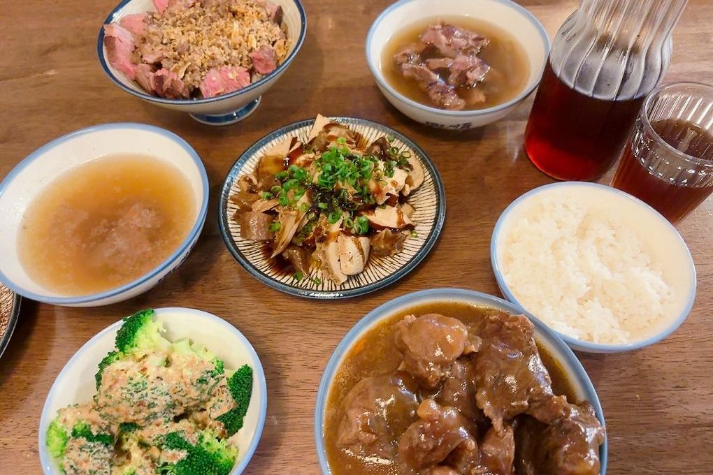 【新竹東門市場美食推薦】硬派主廚的軟嫩料理 東門店 在台式料理中加上了法式料理的手法，讓熟悉的料理增添了更多的驚豔與美味！ @貝大小姐的多元心宇宙