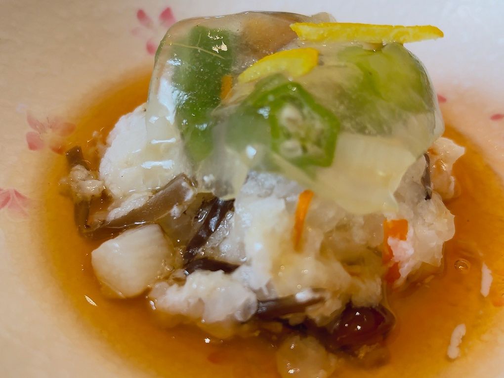 【台北信義區懷石料理推薦】心月懷石料理  料理精緻且所有食材道道精選，食材烹調重視原味及特性，沒有過度添加及調味，呈現渾然天成的美味！ @貝大小姐的多元心宇宙
