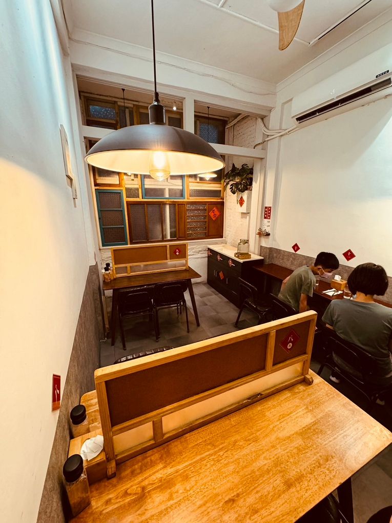 【新竹東門市場美食推薦】硬派主廚的軟嫩料理 東門店 在台式料理中加上了法式料理的手法，讓熟悉的料理增添了更多的驚豔與美味！ @貝大小姐的多元心宇宙