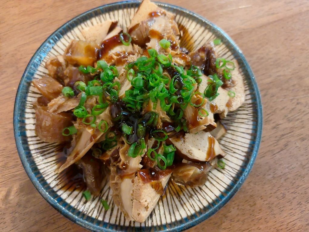 【新竹東門市場美食推薦】硬派主廚的軟嫩料理 東門店 在台式料理中加上了法式料理的手法，讓熟悉的料理增添了更多的驚豔與美味！ @貝大小姐的多元心宇宙