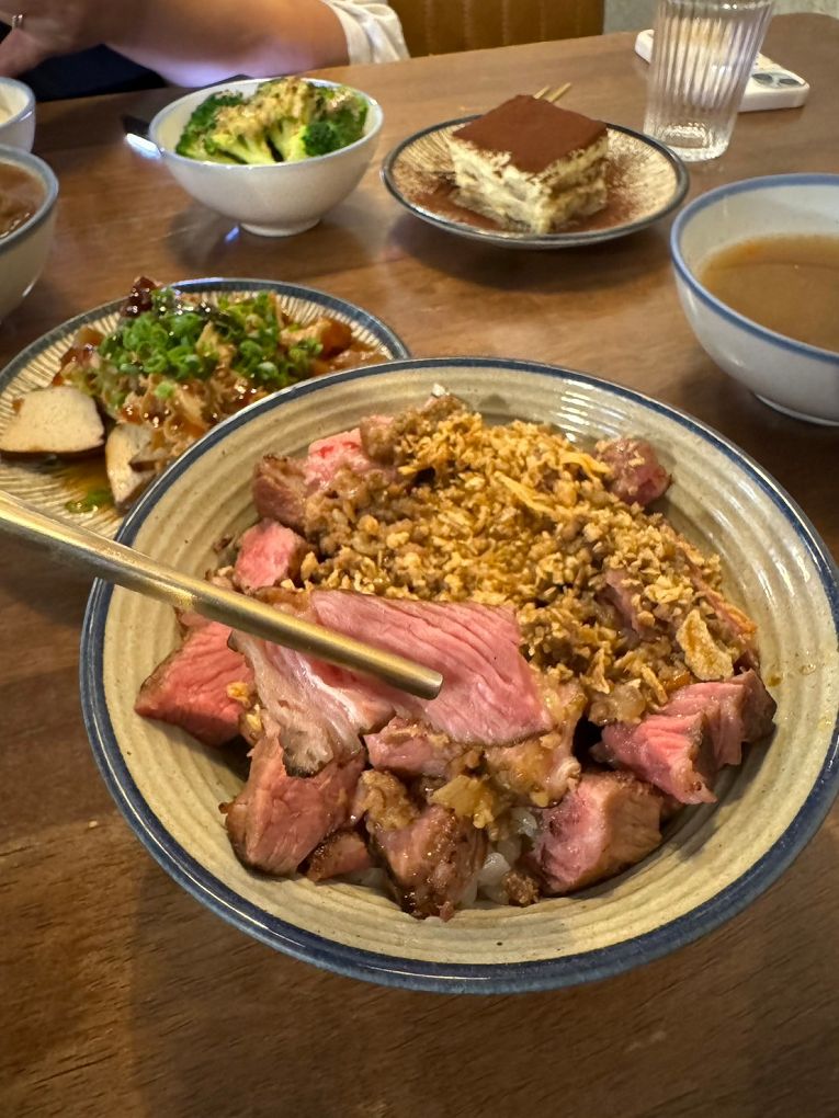 【新竹東門市場美食推薦】硬派主廚的軟嫩料理 東門店 在台式料理中加上了法式料理的手法，讓熟悉的料理增添了更多的驚豔與美味！ @貝大小姐的多元心宇宙