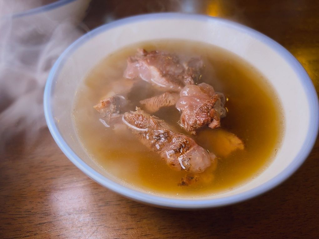 【新竹東門市場美食推薦】硬派主廚的軟嫩料理 東門店 在台式料理中加上了法式料理的手法，讓熟悉的料理增添了更多的驚豔與美味！ @貝大小姐的多元心宇宙