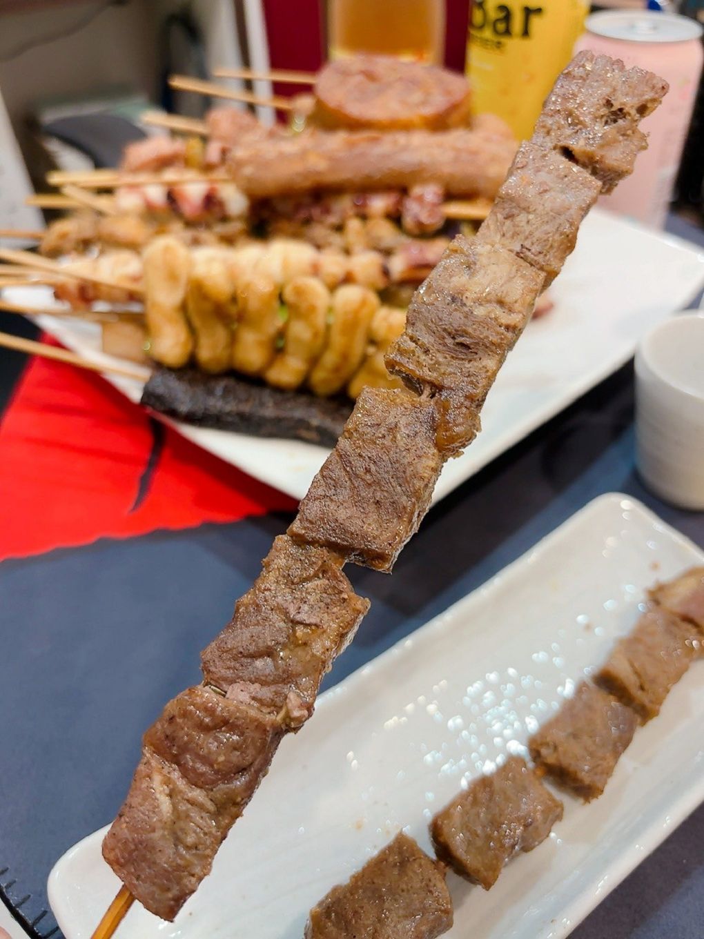 【桃園 八德串燒燒烤推薦】品串串燒 架上的串燒串得又整齊又漂亮，居酒屋的水準，卻是超親民的價格，獨門醬汁及辣粉讓你一試成主顧！ @貝大小姐的多元心宇宙