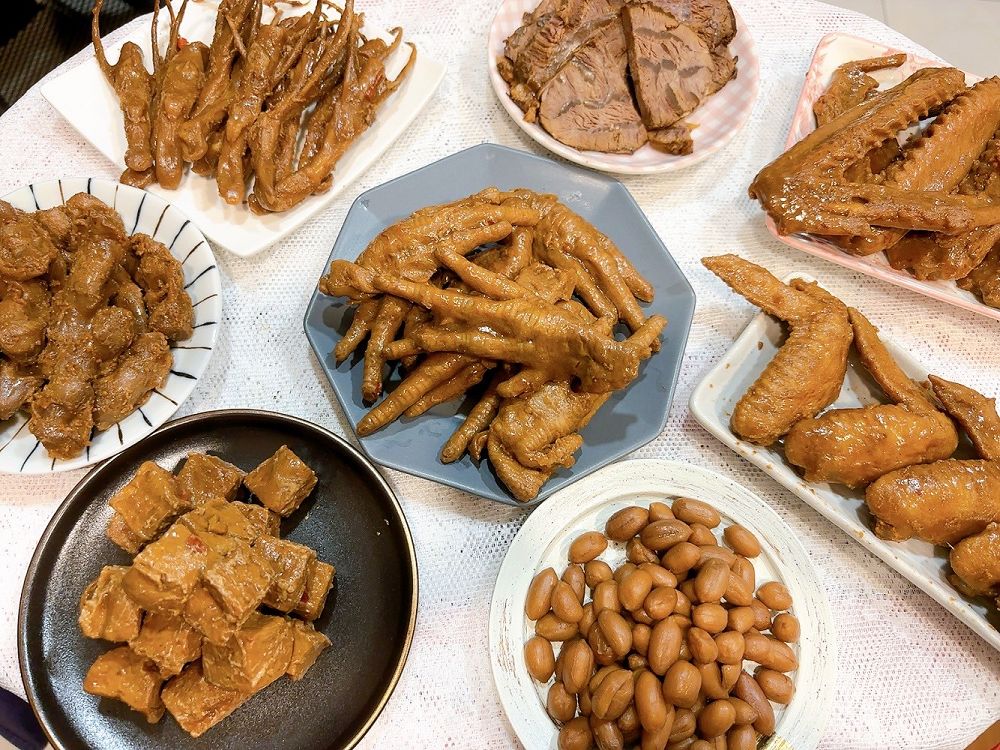 【網購 雞腳凍&#038;滷味推薦】黑竹園滷味雞腳凍 是招牌雞腳凍或是滷味都有各自的擁護者！朋友聚會事先網路訂購先備著，絕對不會錯！ @貝大小姐的多元心宇宙