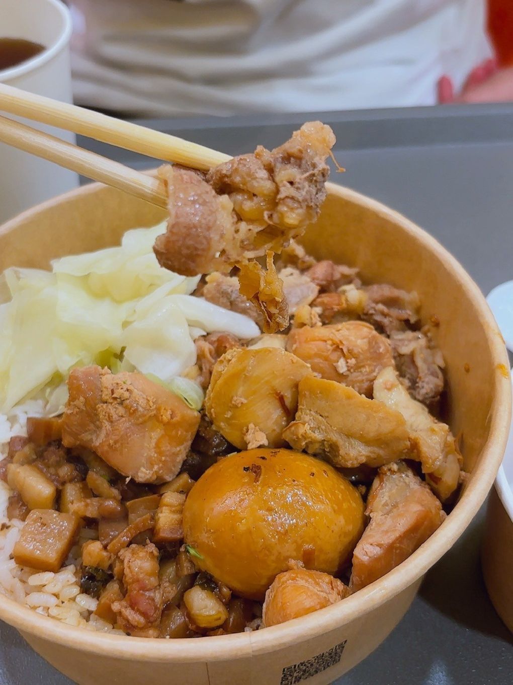 【公館咖哩推薦】小鹿亭  咖哩、丼飯、烏龍麵多元的選擇、經濟實惠的價格，對台大、師大的學生及台電大樓及公館附近的上班族、小資族、學生族，真是一大福音啊！ @貝大小姐的多元心宇宙
