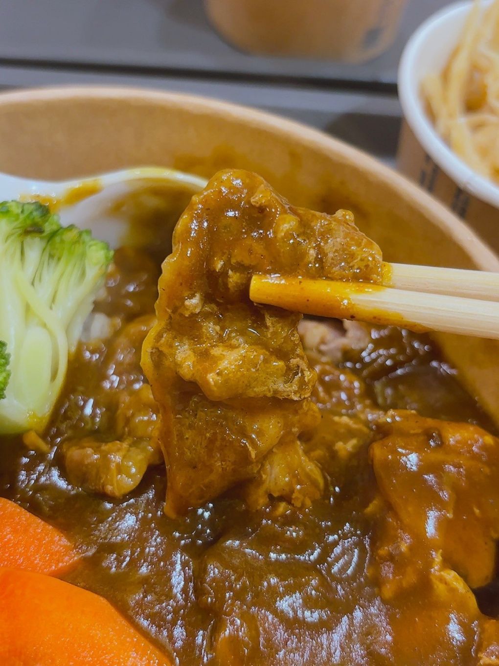 【公館咖哩推薦】小鹿亭  咖哩、丼飯、烏龍麵多元的選擇、經濟實惠的價格，對台大、師大的學生及台電大樓及公館附近的上班族、小資族、學生族，真是一大福音啊！ @貝大小姐的多元心宇宙