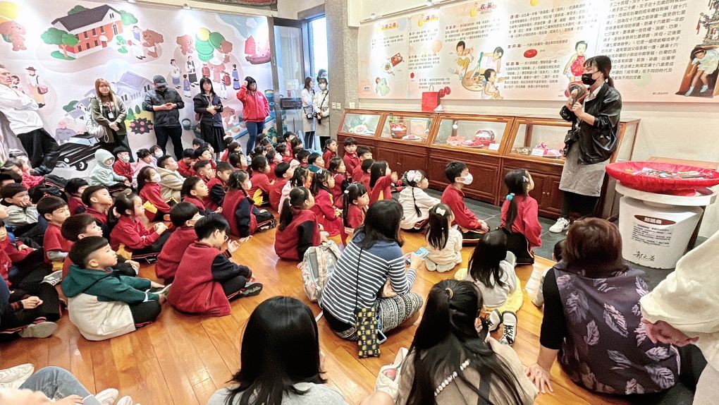 【桃園市政府經濟發展局 觀光工廠職感升級計劃】郭元益糕餅博物館  一座以最新科技徹底實踐節能減碳與環境永續為主軸的觀光工廠！ @貝大小姐的多元心宇宙
