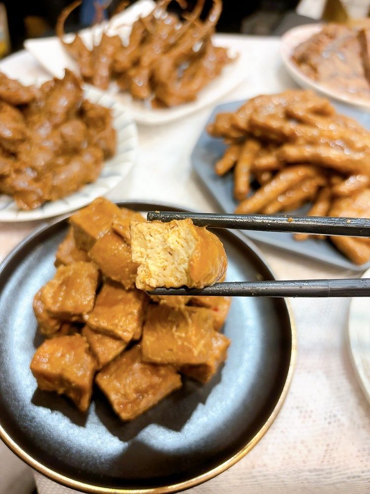 【網購 雞腳凍&#038;滷味推薦】黑竹園滷味雞腳凍 是招牌雞腳凍或是滷味都有各自的擁護者！朋友聚會事先網路訂購先備著，絕對不會錯！ @貝大小姐的多元心宇宙