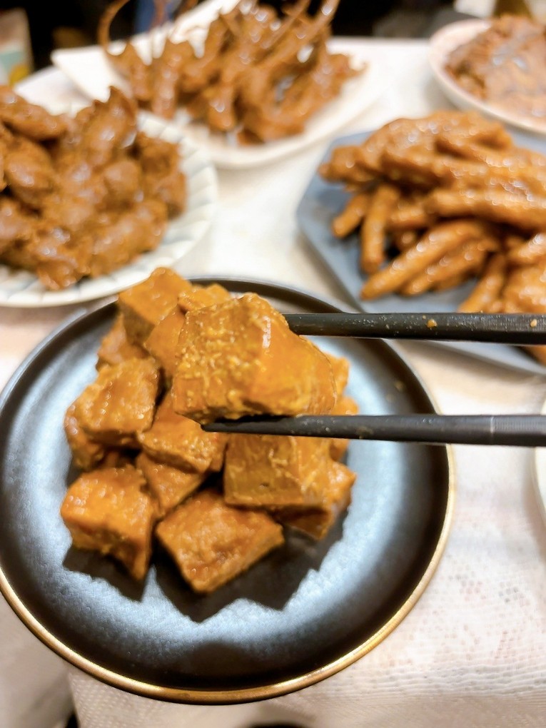 【網購 雞腳凍&#038;滷味推薦】黑竹園滷味雞腳凍 是招牌雞腳凍或是滷味都有各自的擁護者！朋友聚會事先網路訂購先備著，絕對不會錯！ @貝大小姐的多元心宇宙