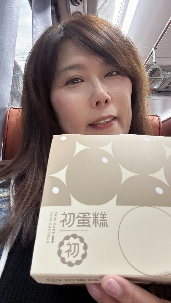 【三峽老街伴手禮】初蛋糕 豆漿蛋糕第一品牌 三峽老街店 每一份豆漿蛋糕都能讓你與家人一起享受它所帶來的健康、幸福與美好！ @貝大小姐的多元心宇宙