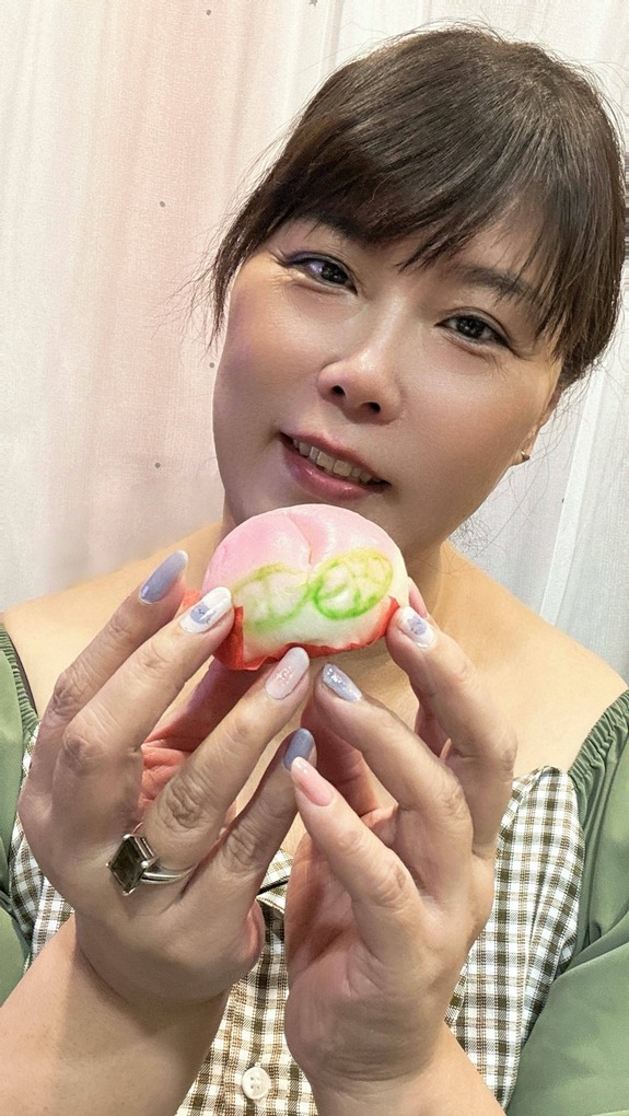 【網購壽桃推薦 / 新莊壽桃推薦】和平壽桃-復古竹籃禮盒  復古美學與美味完美搭配，超討喜的竹籃禮盒及好吃的小壽桃，讓你送禮自用都滿分！ @貝大小姐的多元心宇宙