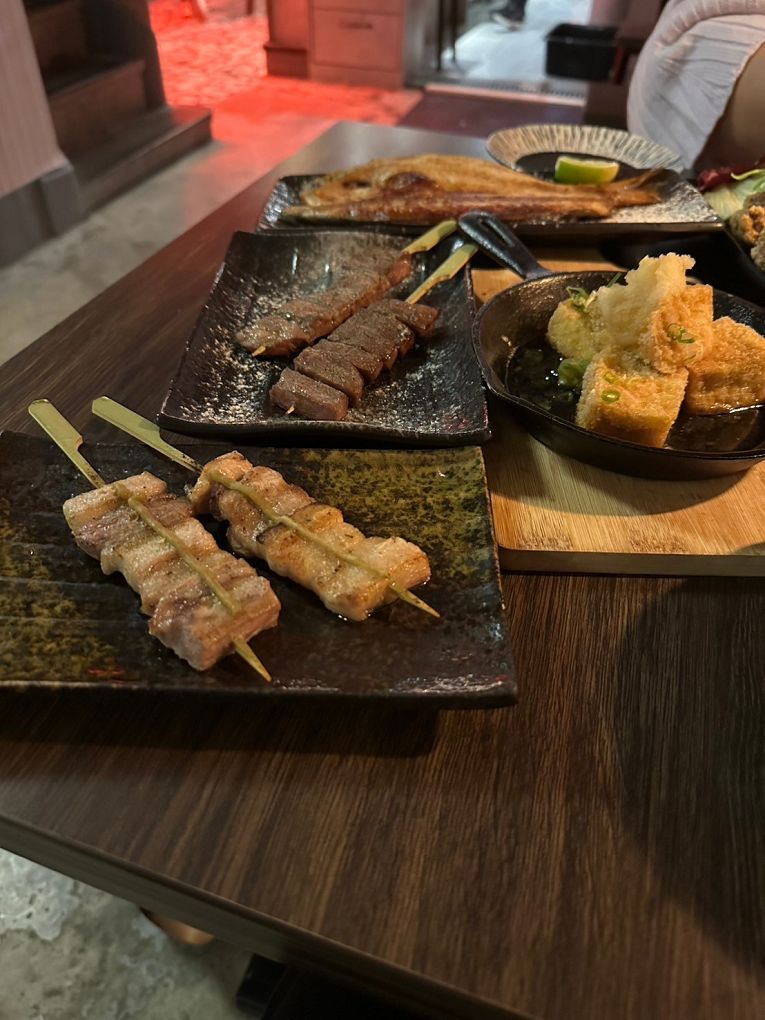 【中山區 晴光市場 居酒屋推薦】川楓酒食館 一個美食與美酒相遇的好地方，更是你酒足飯飽、賓主盡歡的好選擇！ @貝大小姐的多元心宇宙