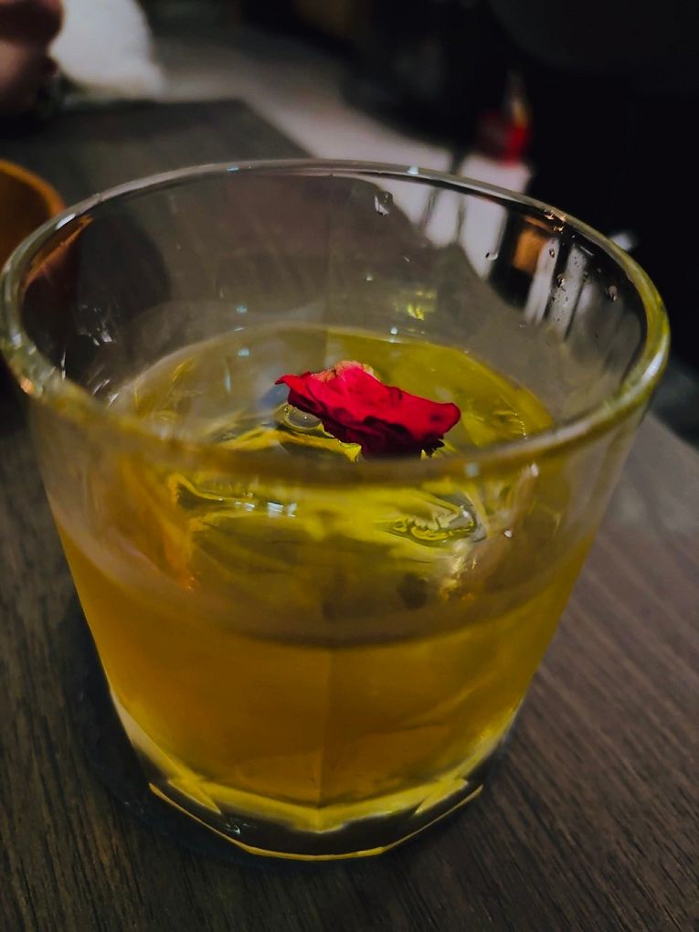 【台北占卜酒吧推薦】Bar Tarotis 塔羅酒吧  在占卜與微醺中，感受解憂後的釋懷與鬆馳！🍸🔮 @貝大小姐的多元心宇宙
