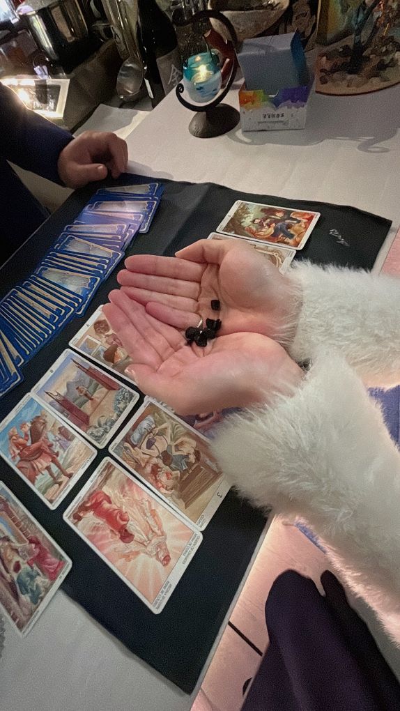 【台北占卜酒吧推薦】Bar Tarotis 塔羅酒吧  在占卜與微醺中，感受解憂後的釋懷與鬆馳！🍸🔮 @貝大小姐的多元心宇宙