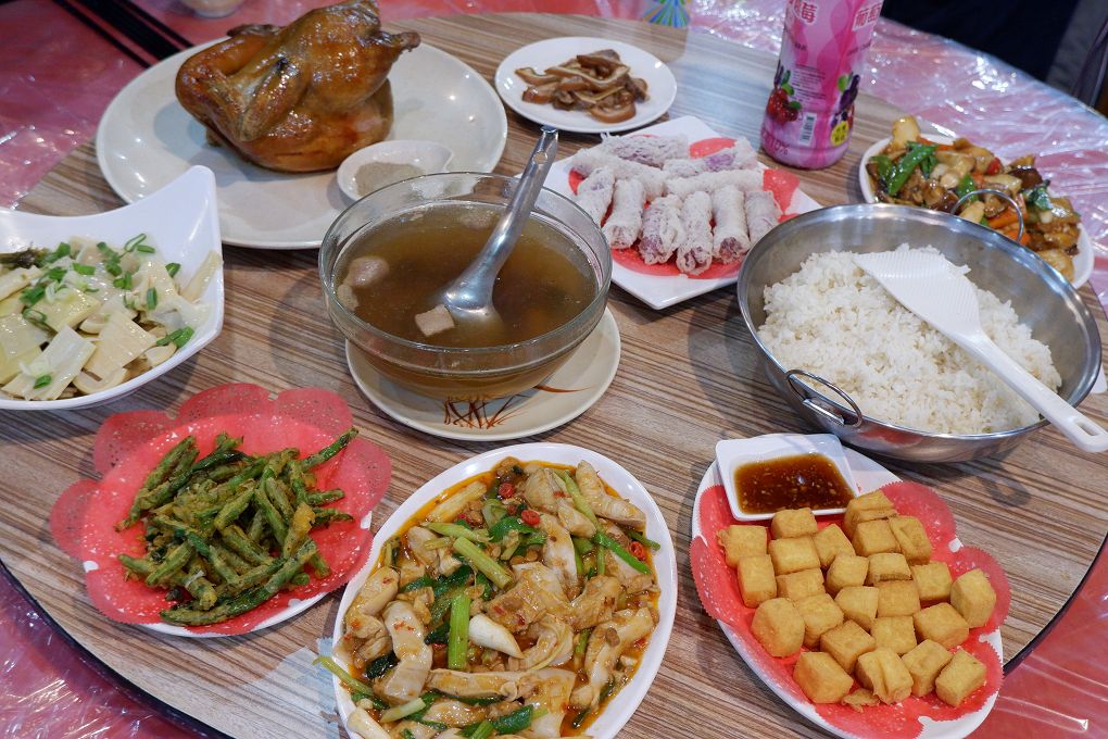【南投國姓鄉美食推薦】番仔田甕仔雞  皮脆多汁、每一口都是香氣四溢的滿足，每日限量供應，饕客必訪！ @貝大小姐的多元心宇宙