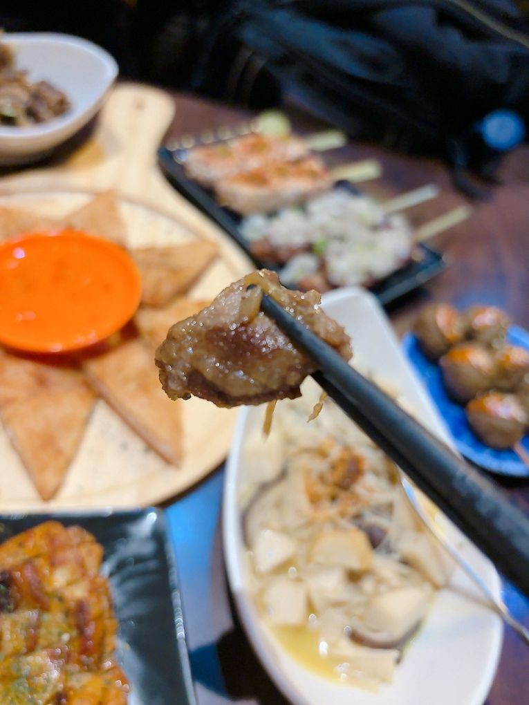 【士林 居酒屋】大村武串燒居酒屋 士林店 深夜想放鬆？來大村武吃串燒聊心事吧！ @貝大小姐的多元心宇宙