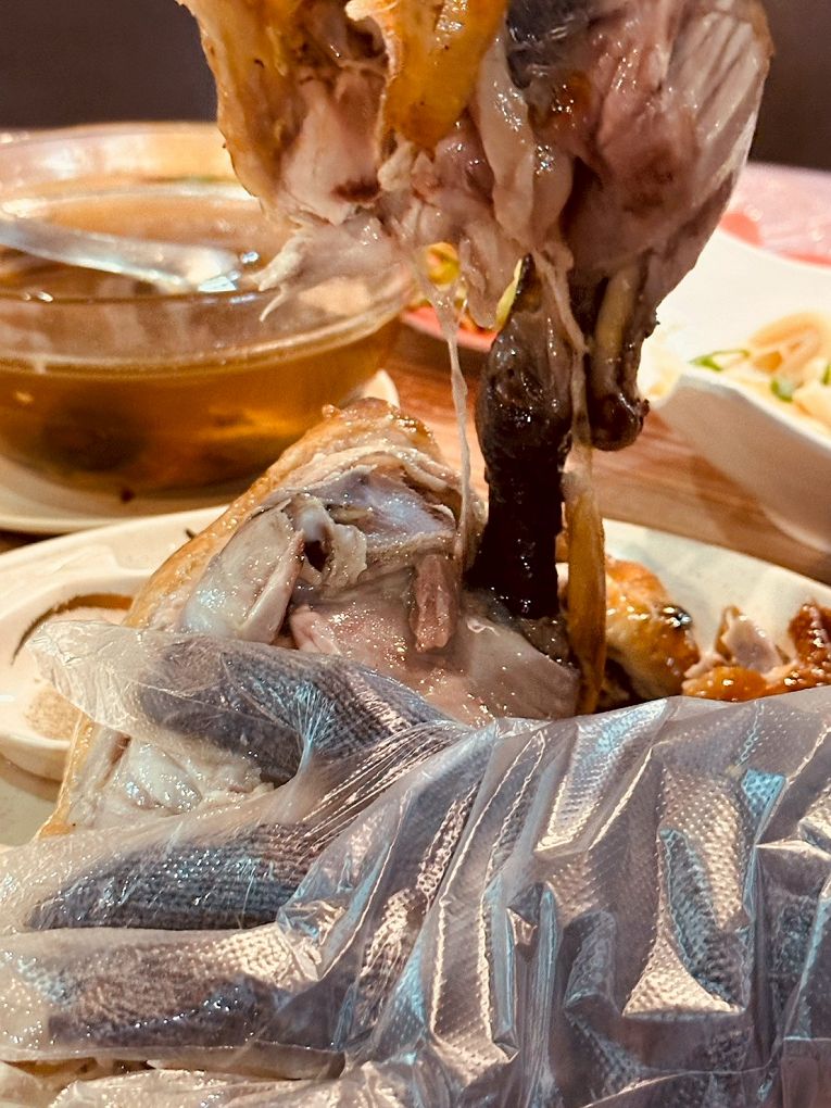 【南投國姓鄉美食推薦】番仔田甕仔雞  皮脆多汁、每一口都是香氣四溢的滿足，每日限量供應，饕客必訪！ @貝大小姐的多元心宇宙