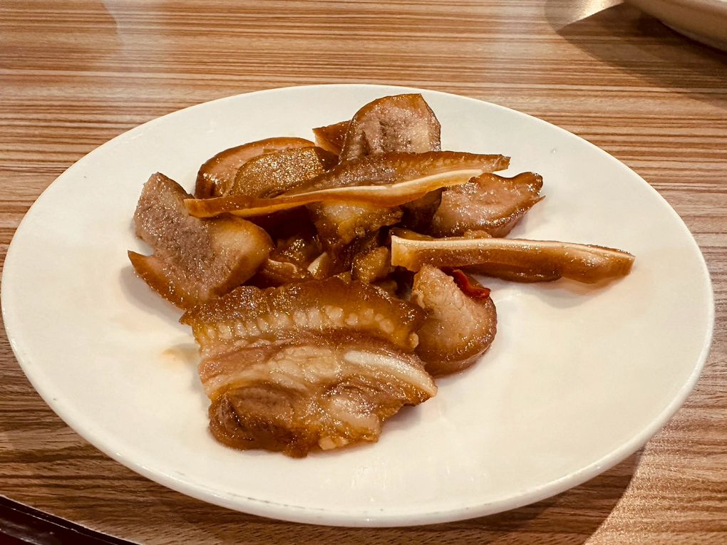 【南投國姓鄉美食推薦】番仔田甕仔雞  皮脆多汁、每一口都是香氣四溢的滿足，每日限量供應，饕客必訪！ @貝大小姐的多元心宇宙