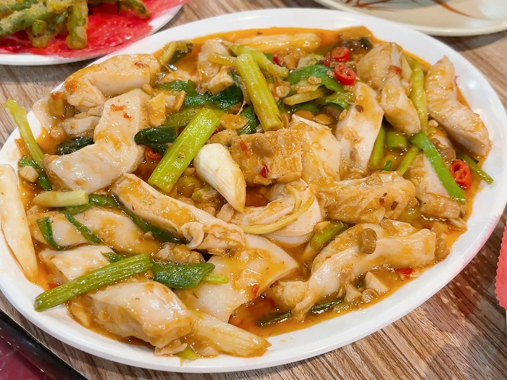 【南投國姓鄉美食推薦】番仔田甕仔雞  皮脆多汁、每一口都是香氣四溢的滿足，每日限量供應，饕客必訪！ @貝大小姐的多元心宇宙
