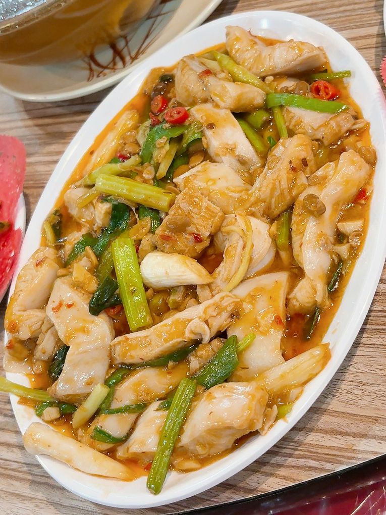 【南投國姓鄉美食推薦】番仔田甕仔雞  皮脆多汁、每一口都是香氣四溢的滿足，每日限量供應，饕客必訪！ @貝大小姐的多元心宇宙