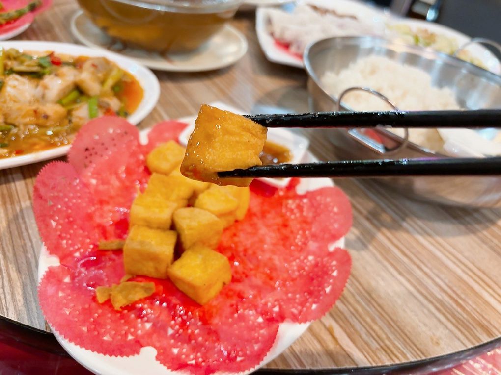 【南投國姓鄉美食推薦】番仔田甕仔雞  皮脆多汁、每一口都是香氣四溢的滿足，每日限量供應，饕客必訪！ @貝大小姐的多元心宇宙