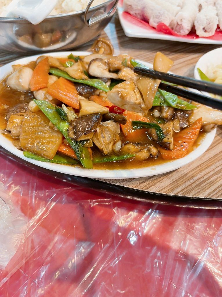 【南投國姓鄉美食推薦】番仔田甕仔雞  皮脆多汁、每一口都是香氣四溢的滿足，每日限量供應，饕客必訪！ @貝大小姐的多元心宇宙