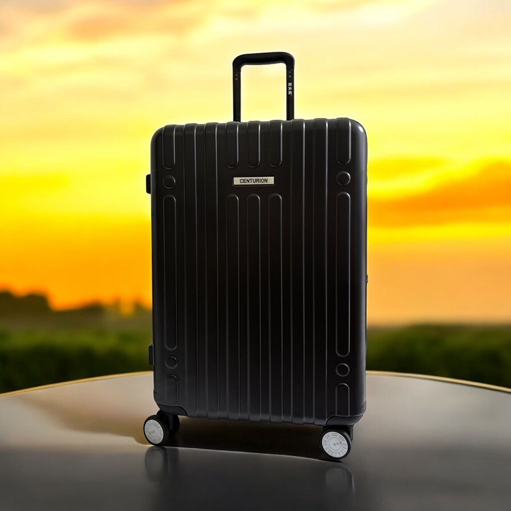 【2025網購旅行箱推薦】百夫長24吋黑色旅行箱  拖著百夫長旅行箱，探索世界的每一個角落！開心的旅行，從選對有品味的行李箱開始！ @貝大小姐的多元心宇宙