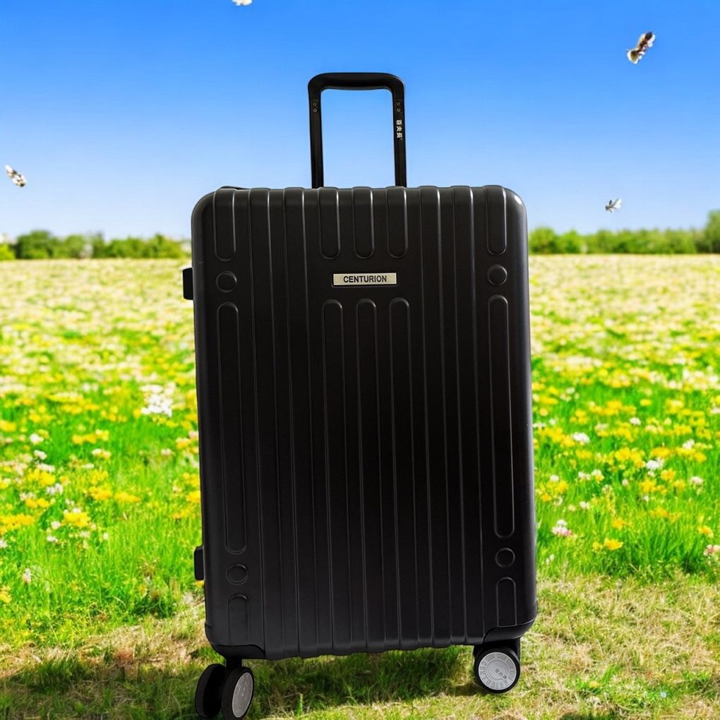 【2025網購旅行箱推薦】百夫長24吋黑色旅行箱  拖著百夫長旅行箱，探索世界的每一個角落！開心的旅行，從選對有品味的行李箱開始！ @貝大小姐的多元心宇宙