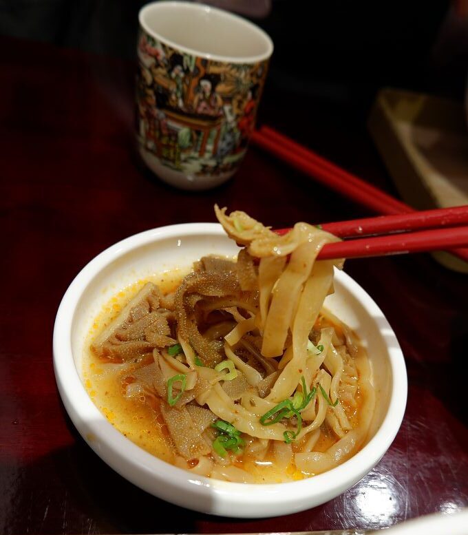 【信義區螺螄粉推薦】螺螄福rose food正宗柳州螺螄粉信義店 酸香濃郁、香辣夠味，午茶、宵夜、聚餐首選！ @貝大小姐的多元心宇宙