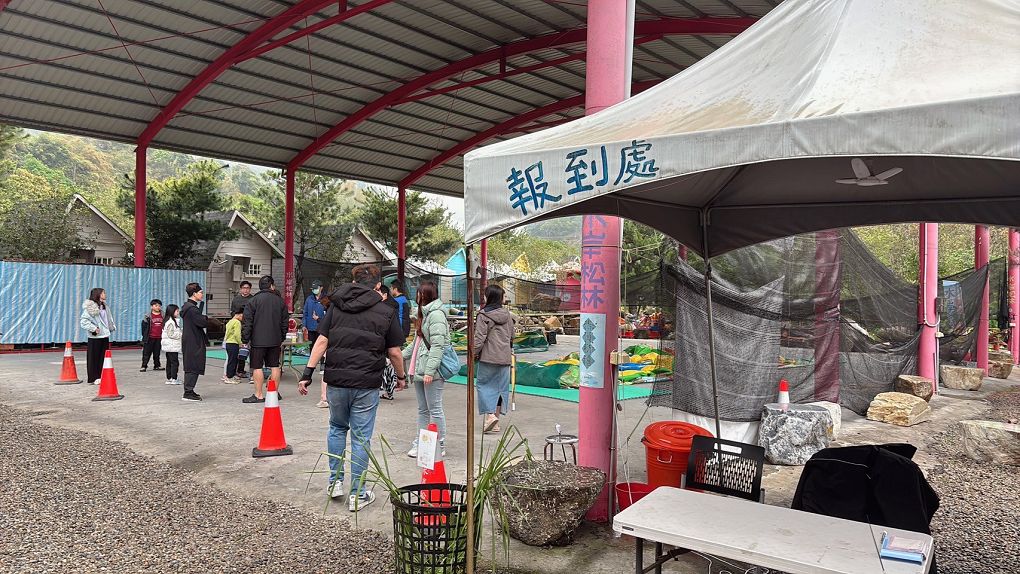【南投國姓鄉露營區推薦】水岸松林農場  不論是露營玩家、露營小白或懶人露營都會一次愛上的露營區！ @貝大小姐的多元心宇宙