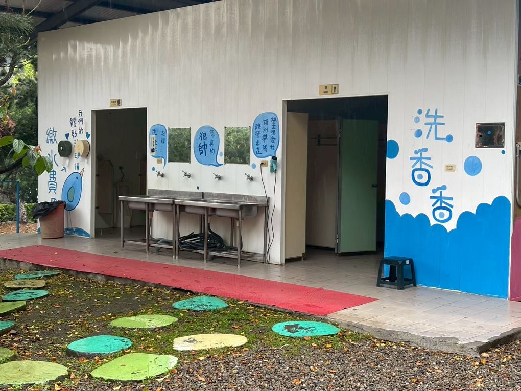 【南投國姓鄉露營區推薦】水岸松林農場  不論是露營玩家、露營小白或懶人露營都會一次愛上的露營區！ @貝大小姐的多元心宇宙
