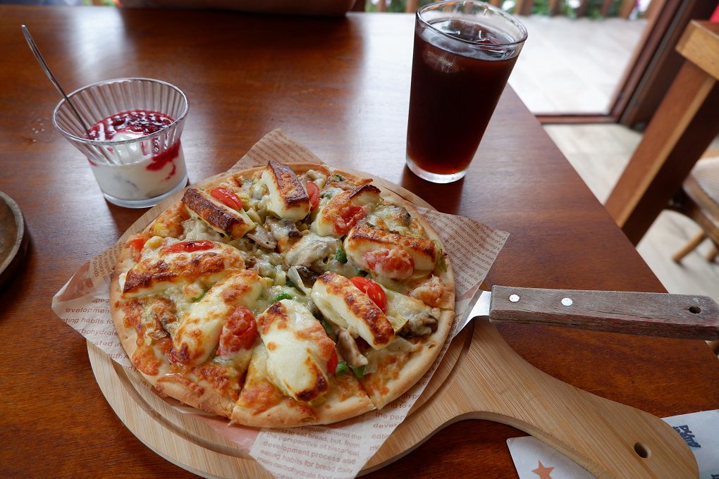 【嘉義景點餐廳推薦】綠盈牧場 × 養牛人家  餵小牛＋吃美食，嘉義親子景點一站滿足！ @貝大小姐的多元心宇宙