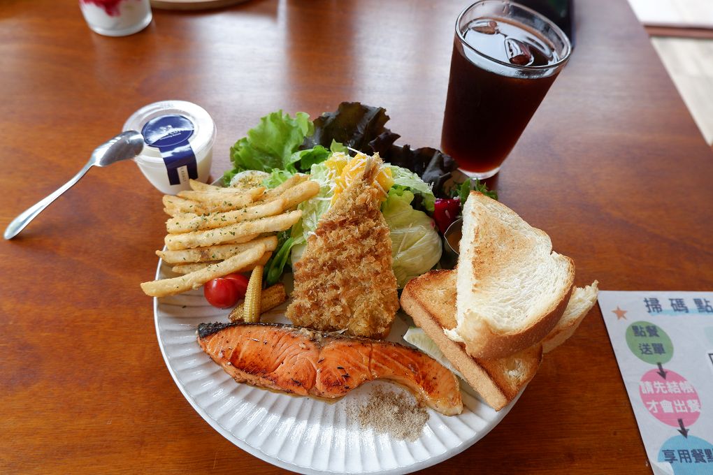 【嘉義景點餐廳推薦】綠盈牧場 × 養牛人家  餵小牛＋吃美食，嘉義親子景點一站滿足！ @貝大小姐的多元心宇宙