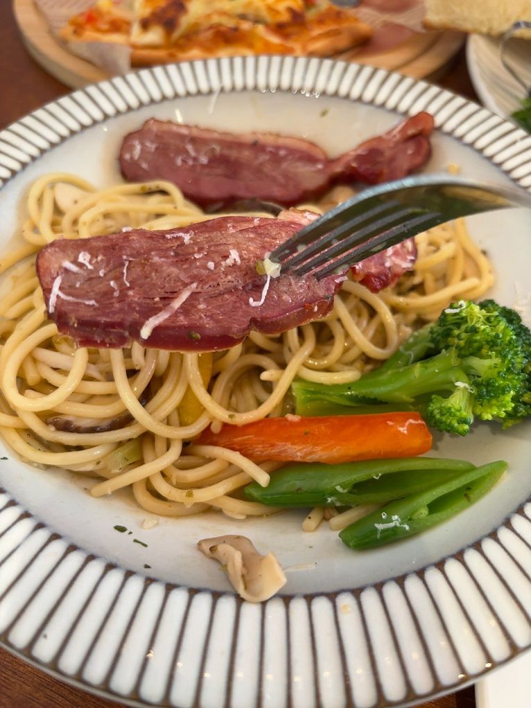 【嘉義景點餐廳推薦】綠盈牧場 × 養牛人家  餵小牛＋吃美食，嘉義親子景點一站滿足！ @貝大小姐的多元心宇宙