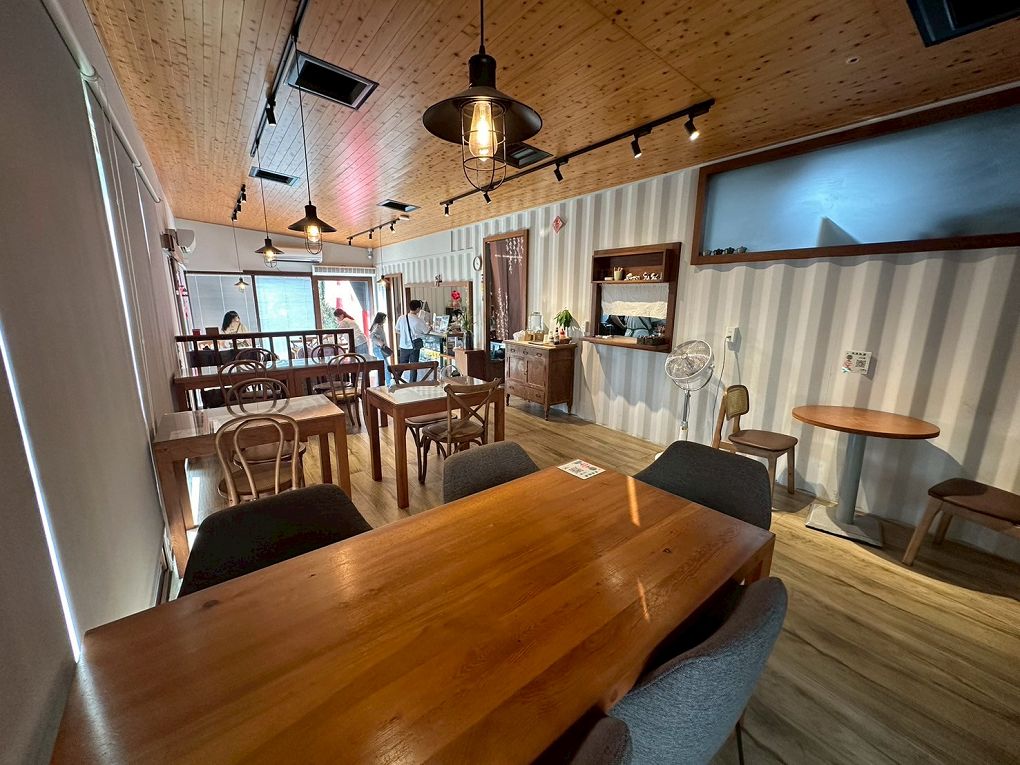 【嘉義景點餐廳推薦】綠盈牧場 × 養牛人家  餵小牛＋吃美食，嘉義親子景點一站滿足！ @貝大小姐的多元心宇宙
