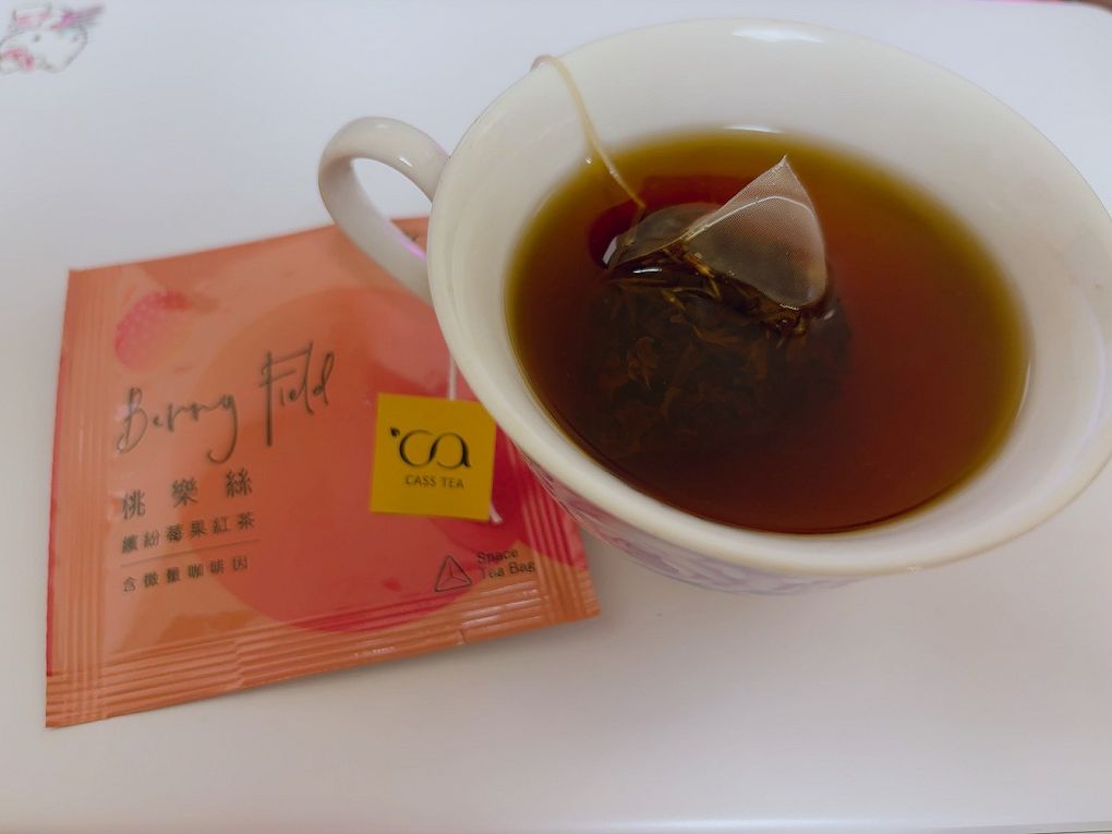 【中秋禮盒推薦】CASS TEA x 泉利米香 香聚together！作夥來辦桌 中秋禮盒  傳統米香遇上德國花茶，中秋最潮禮盒就這盒！ @貝大小姐的多元心宇宙