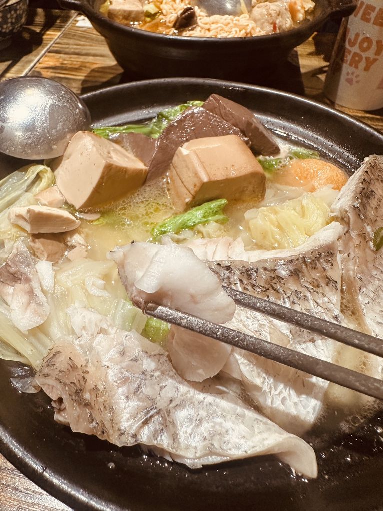 【捷運蘆洲站 火鍋推薦】初鼎陶燒小鍋 超強個人小火鍋店！陶鍋湯頭太驚艷 @貝大小姐的多元心宇宙