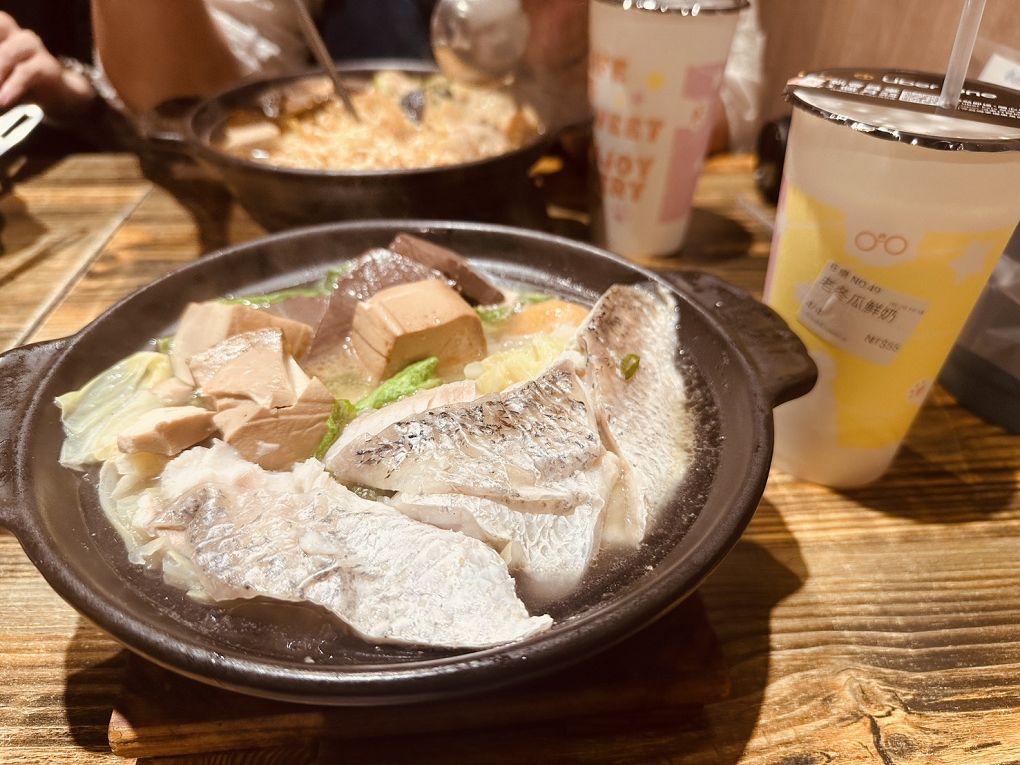 【捷運蘆洲站 火鍋推薦】初鼎陶燒小鍋 超強個人小火鍋店！陶鍋湯頭太驚艷 @貝大小姐的多元心宇宙