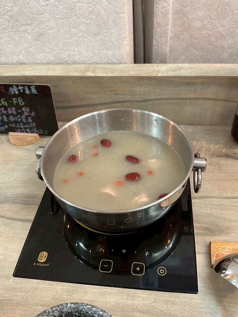 【台北痛風鍋推薦】極蜆鍋物 澳門花甲蟹鍋  這鍋太囂張！活蟹現炒現場爆香超浮誇！ @貝大小姐的多元心宇宙